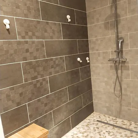 Chambre A Quartier Pichey Kwatera prywatna
